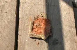 Loose brick face